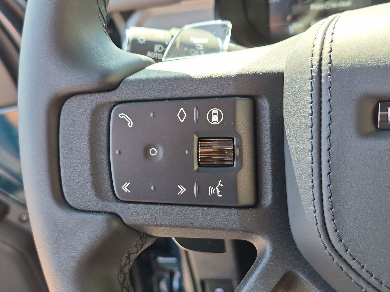 New 2026 Land Rover Defender 110 OCTA AWD/4WD image 11