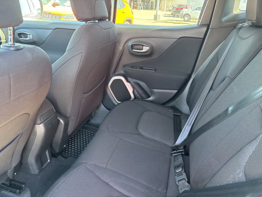 Used 2017 Jeep Renegade Latitude w/ Cold Weather Group image 25