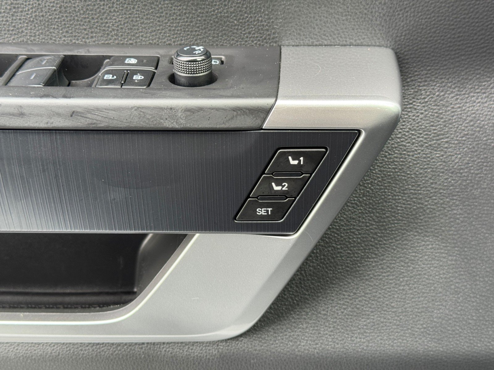 Used 2024 Toyota Tundra Platinum AWD/4WD image 18