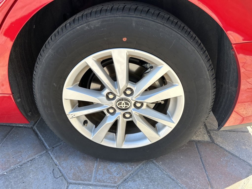 Used 2025 Toyota Camry LE image 10