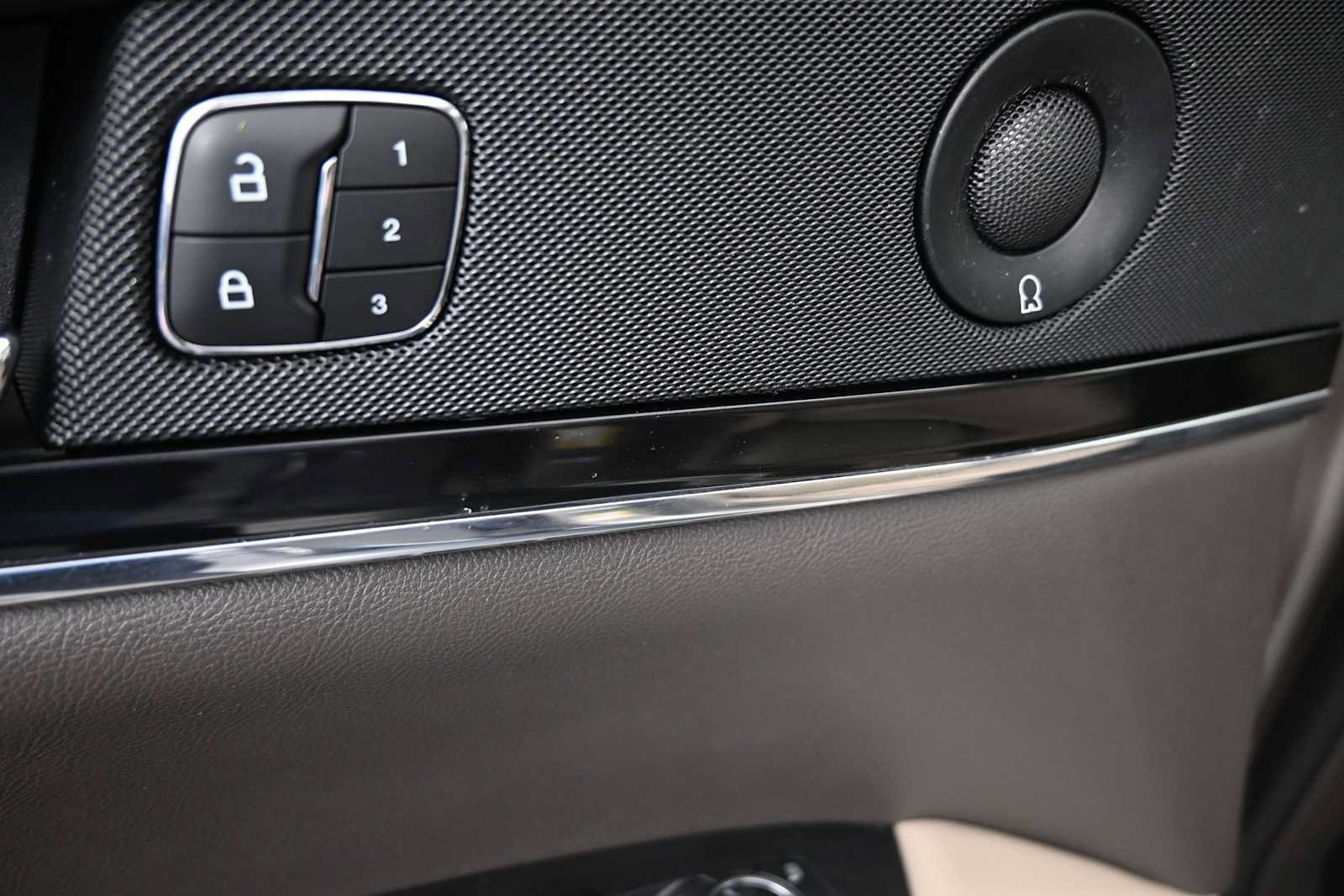 Used 2021 Lincoln Nautilus Reserve AWD/4WD image 13