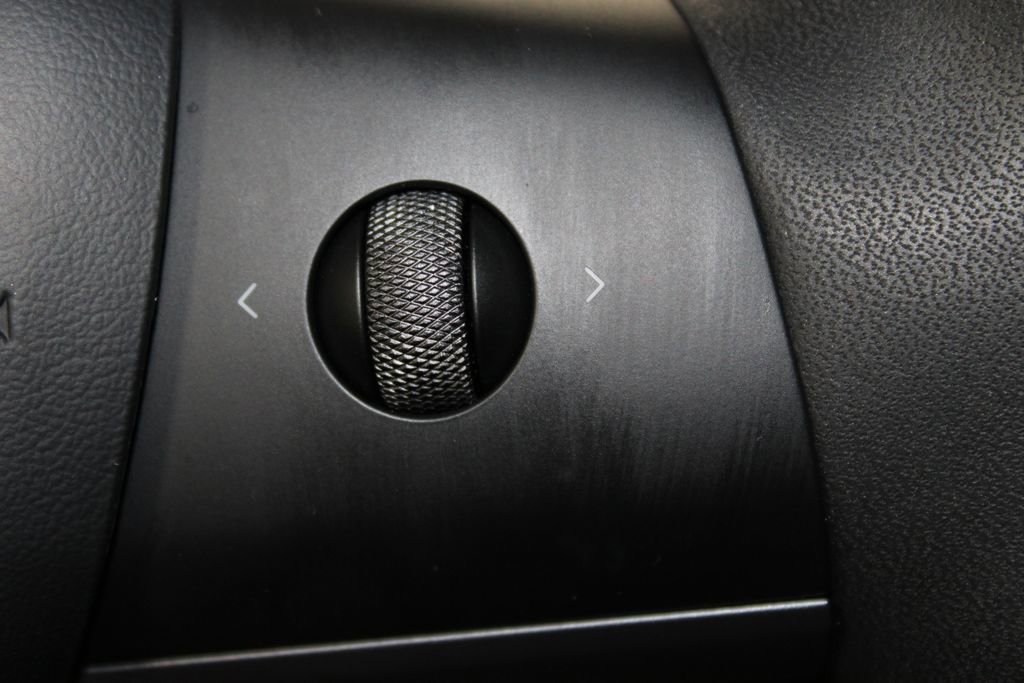 Used 2024 Tesla Model Y Long Range image 34