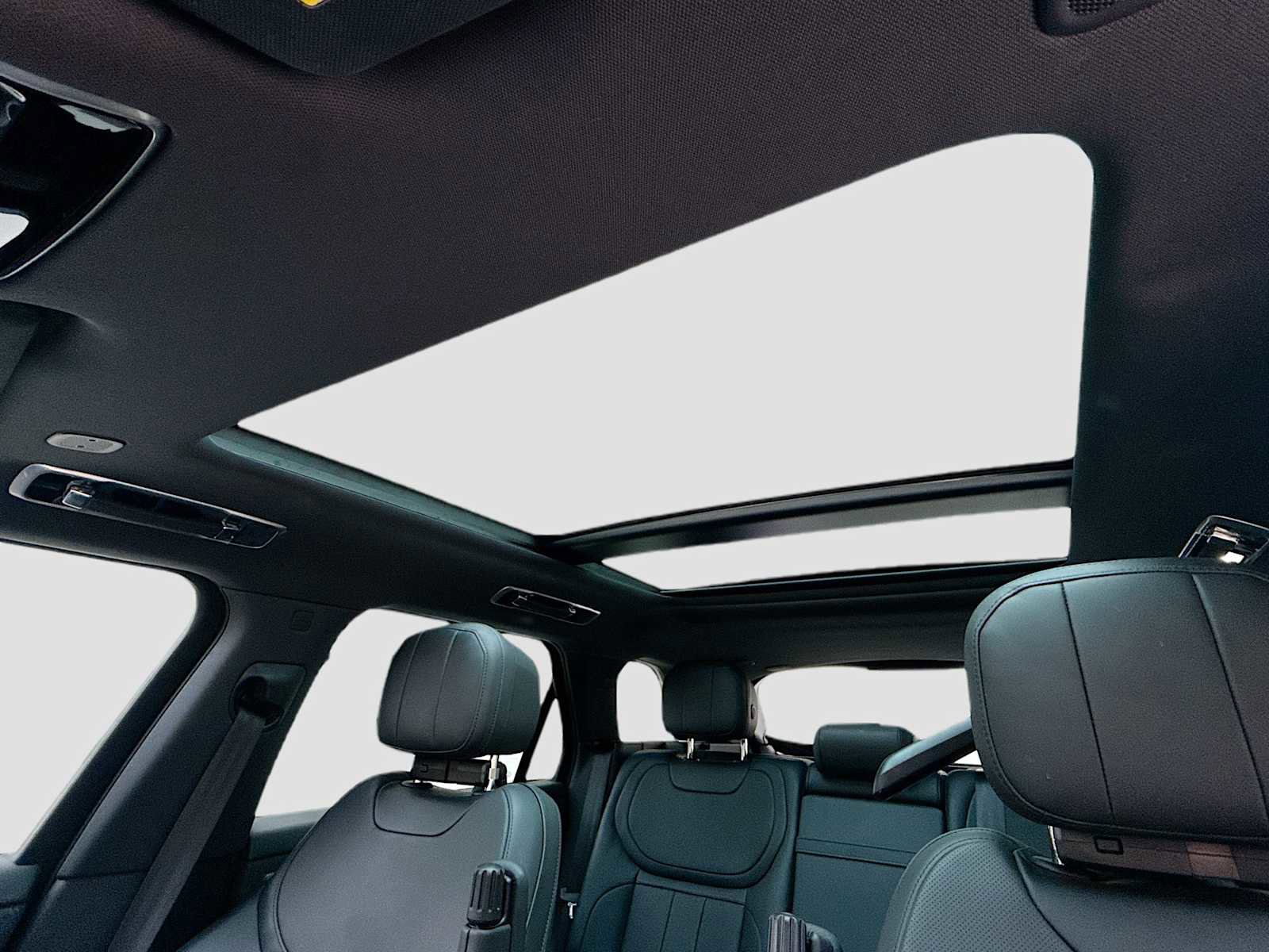 Certified 2025 Land Rover Range Rover Sport Dynamic SE image 21