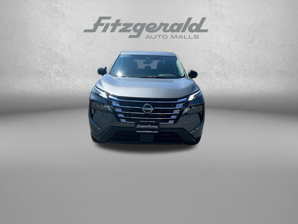 Used 2025 Nissan Rogue S AWD/4WD image 2
