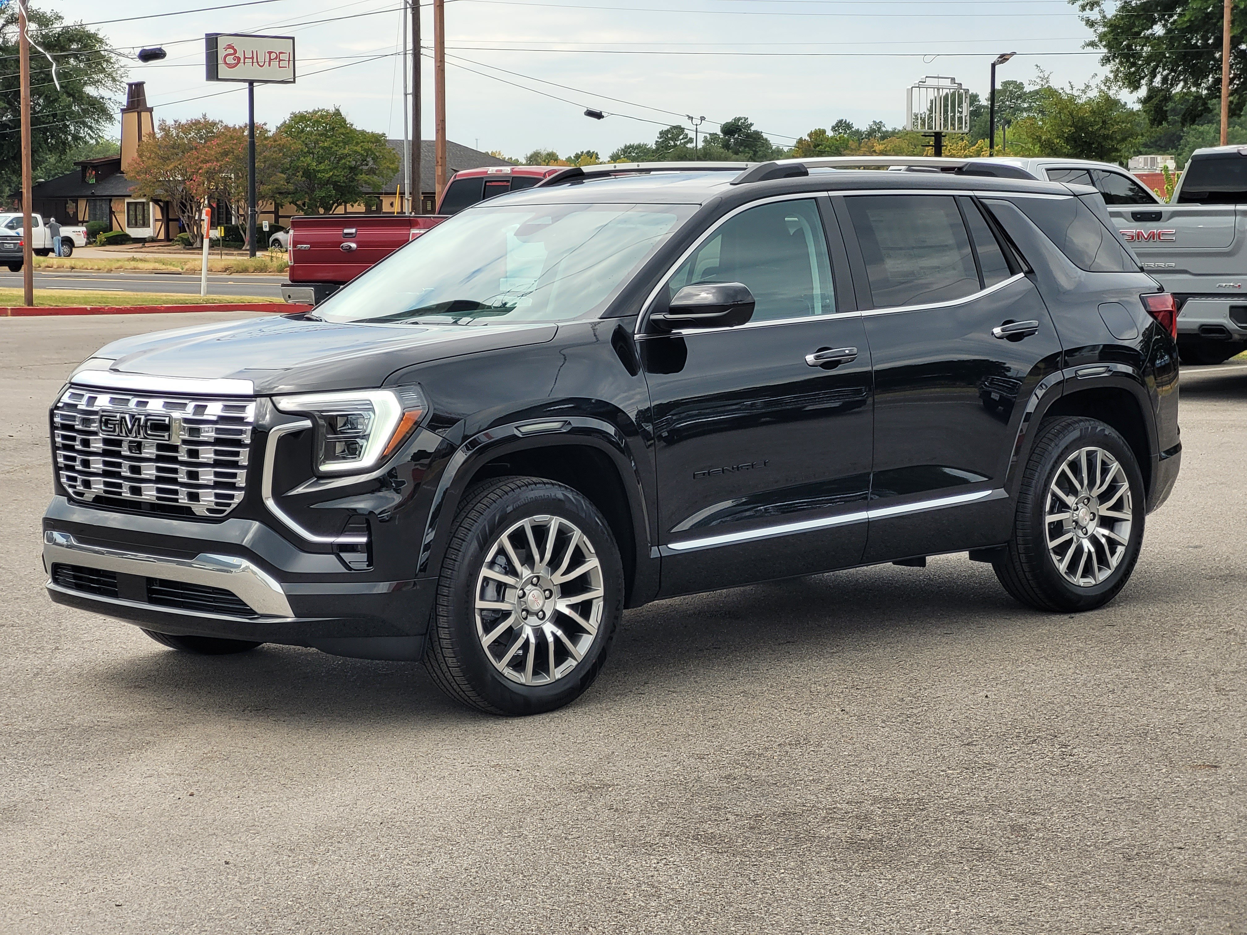 New 2027 GMC Terrain Denali w/ LPO, Black Badging Package AWD/4WD image 3