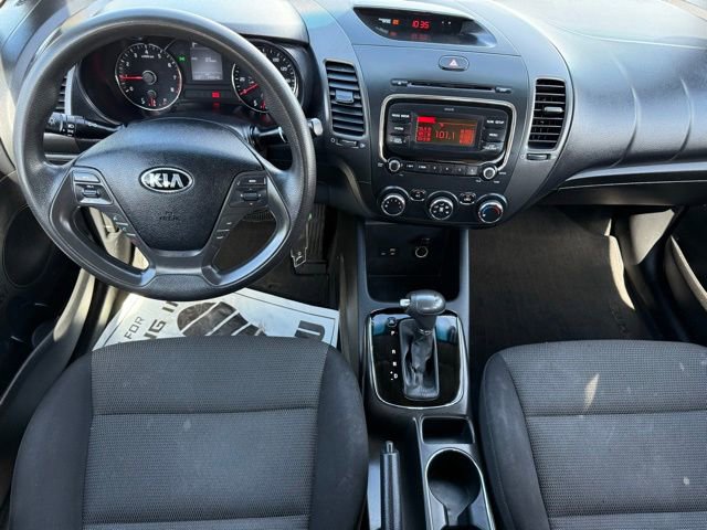 Used 2017 Kia Forte LX FWD image 3