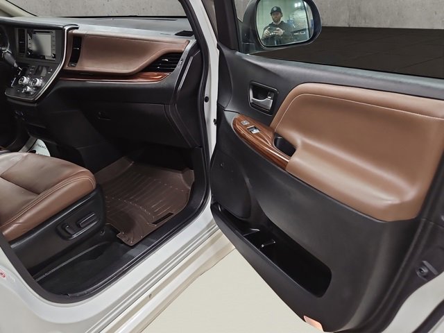 Used 2019 Toyota Sienna Limited Premium image 20
