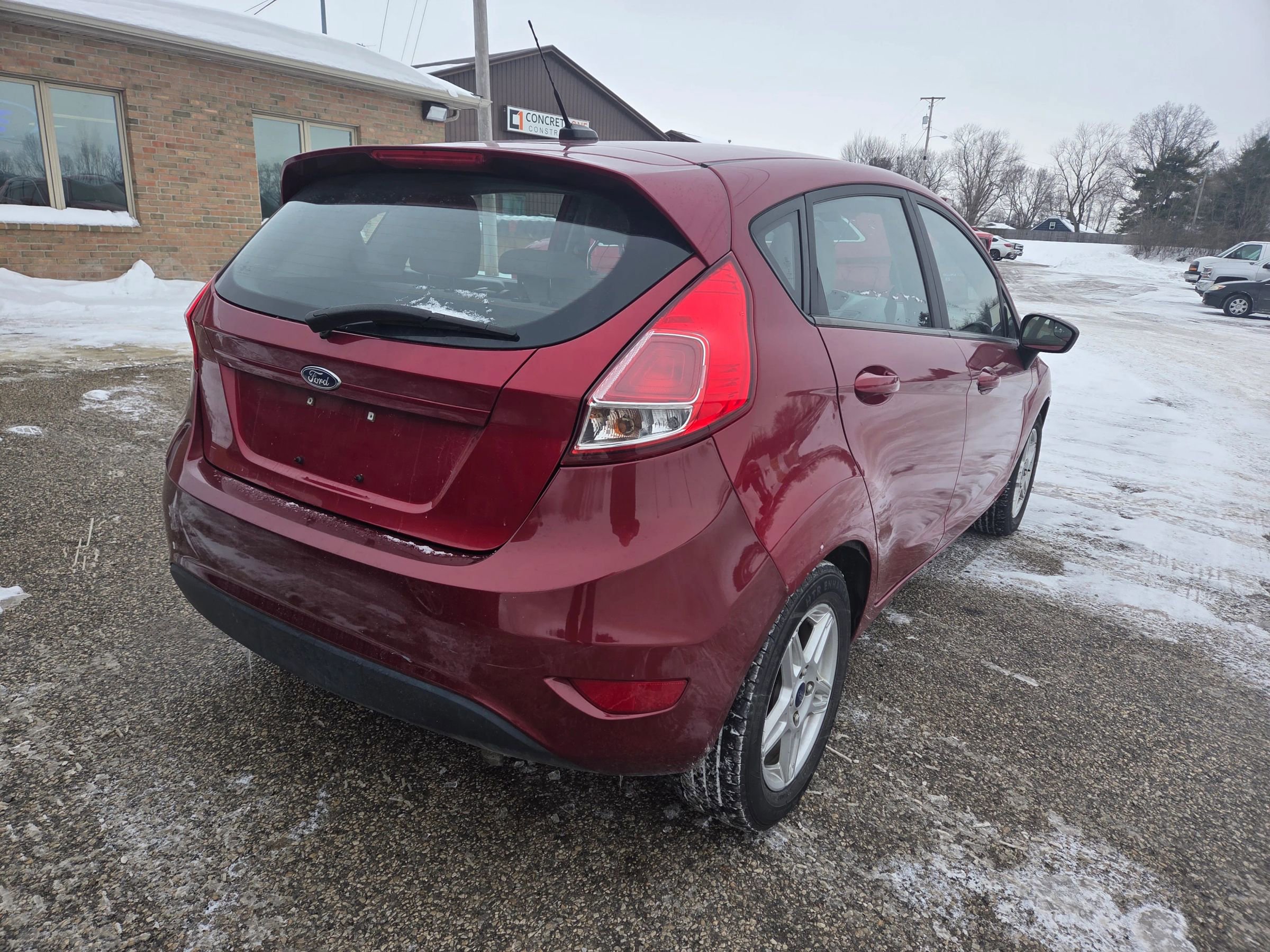 Used 2017 Ford Fiesta SE image 5