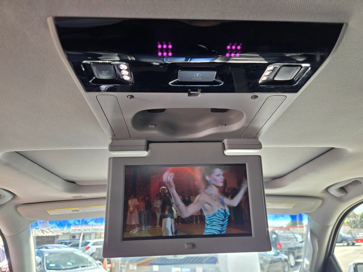 Used 2019 GMC Yukon SLT w/ Graphite Performance Edition image 33