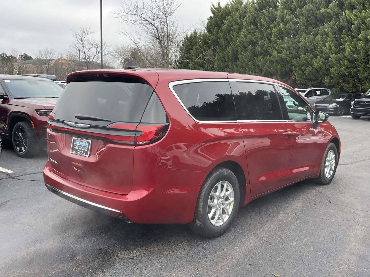 New 2026 Chrysler Pacifica Select FWD image 9