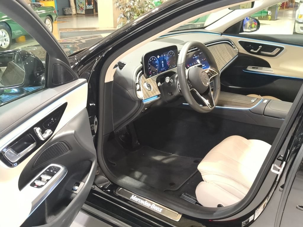 Used 2026 Mercedes-Benz E 350 4MATIC Sedan image 14