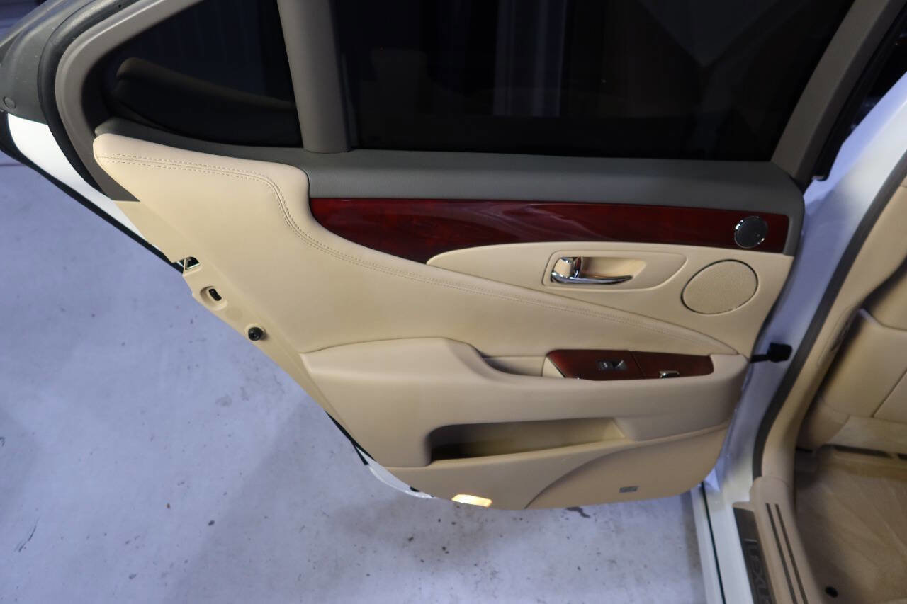 Used 2008 Lexus LS 460 image 32