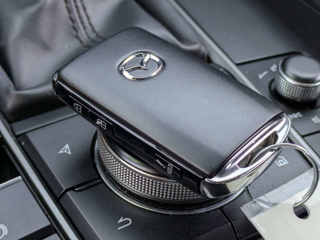 Used 2023 MAZDA MAZDA3 s image 30