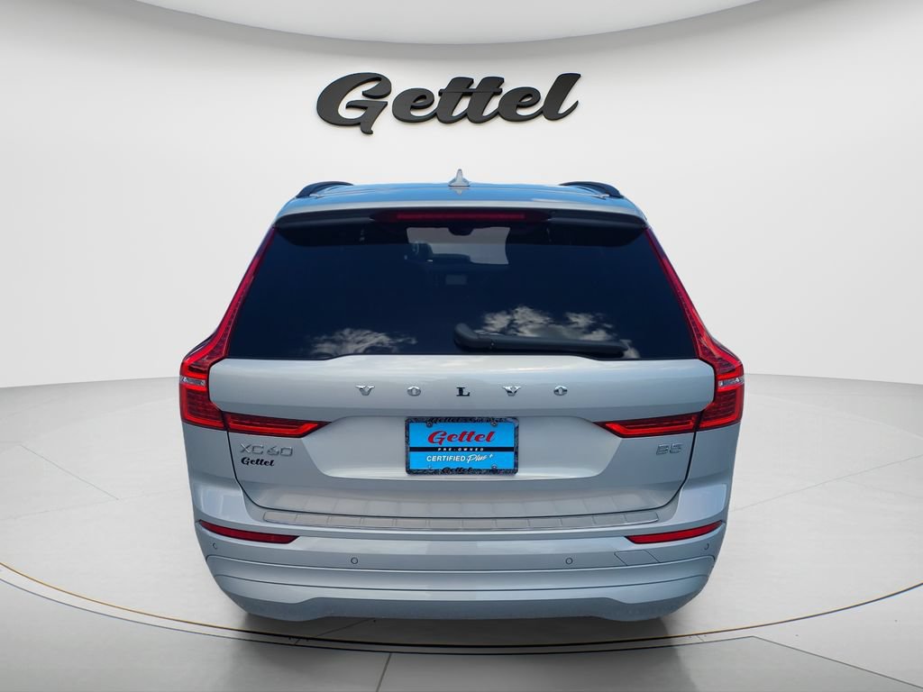 Used 2022 Volvo XC60 B5 Momentum w/ Advanced Package FWD image 6