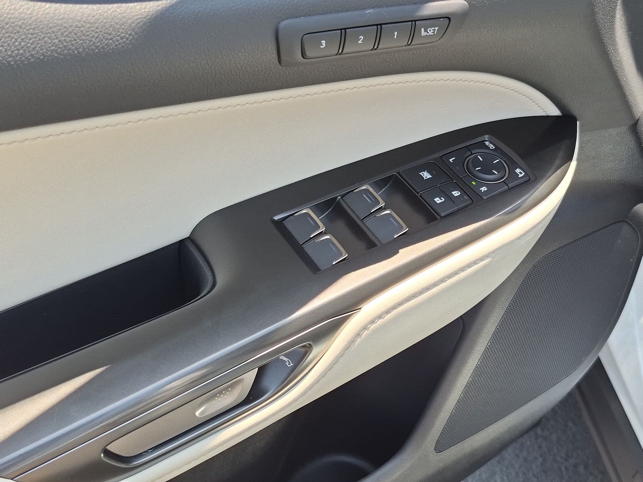 Used 2025 Lexus NX 450h+ AWD w/ Accessory Package (K3) image 15