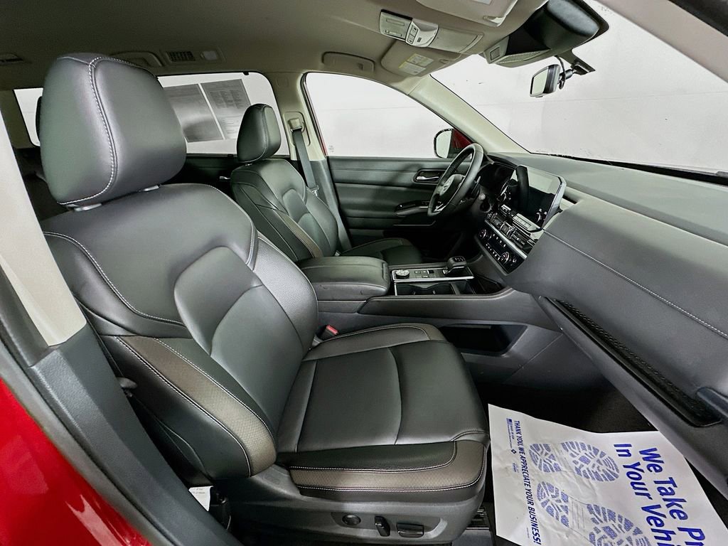 Certified 2024 Nissan Pathfinder SL image 37