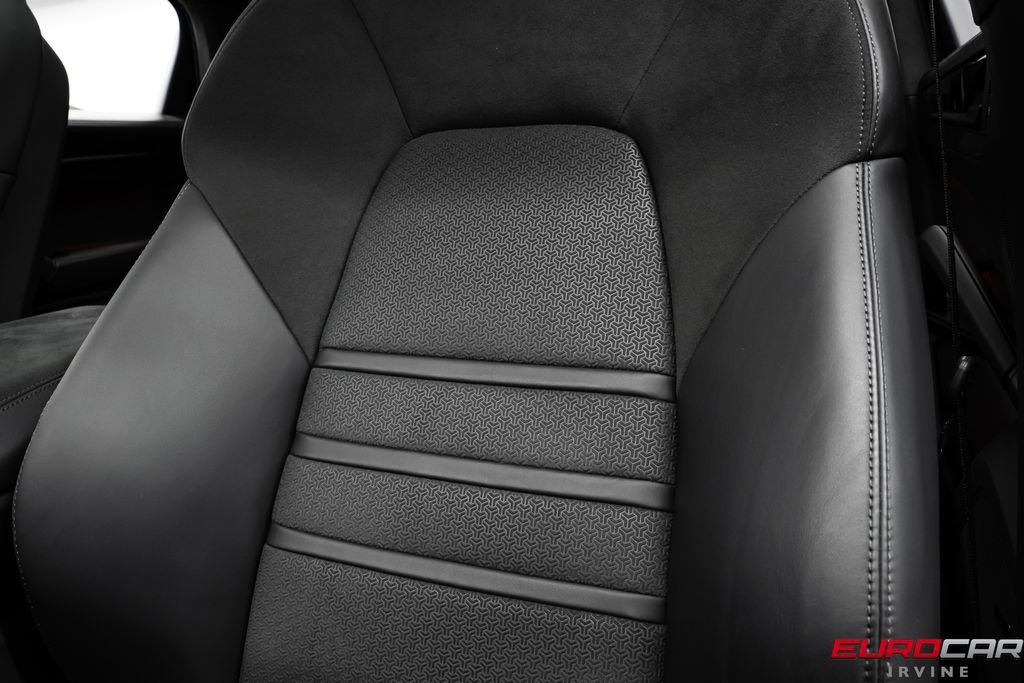 Used 2025 Porsche Cayenne GTS image 39