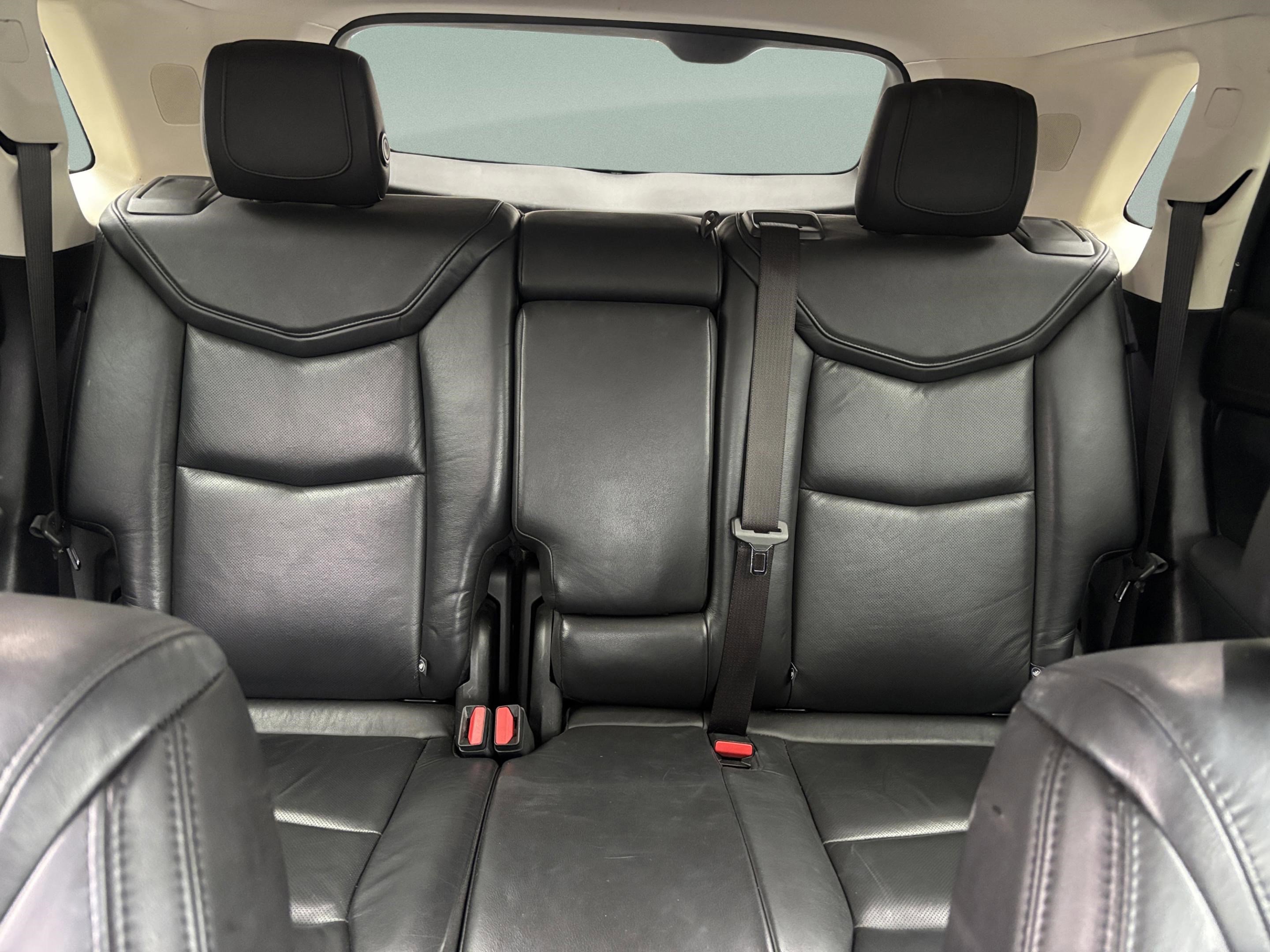 Used 2018 Cadillac XT5 Luxury w/ Driver Awareness Package image 22