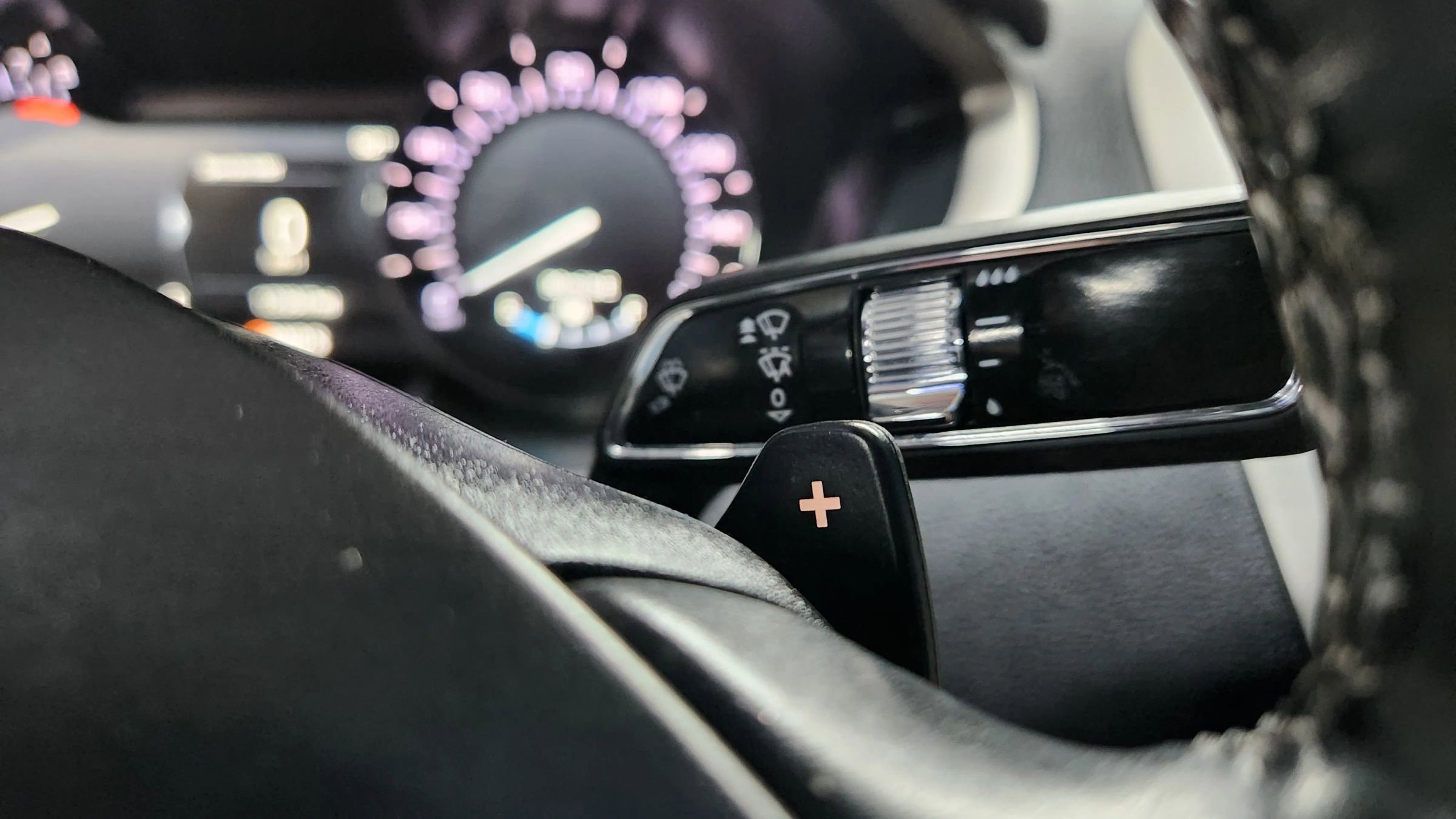 Used 2020 Lincoln MKZ image 27