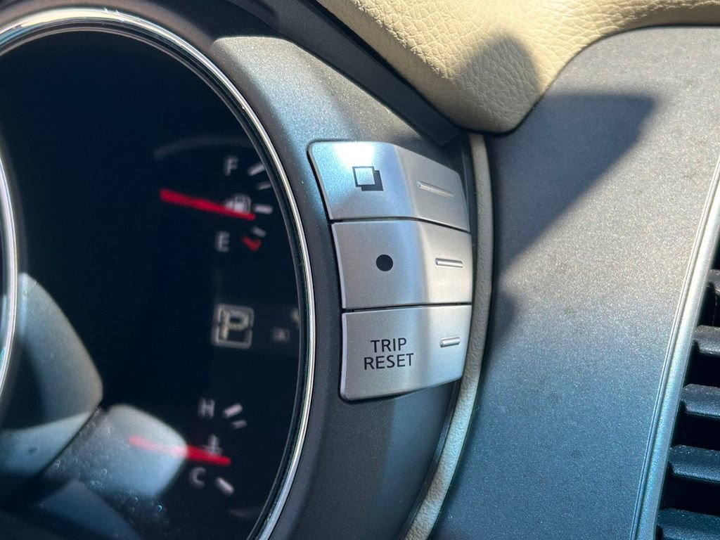 Used 2014 Nissan Murano SV w/ Value Package image 25