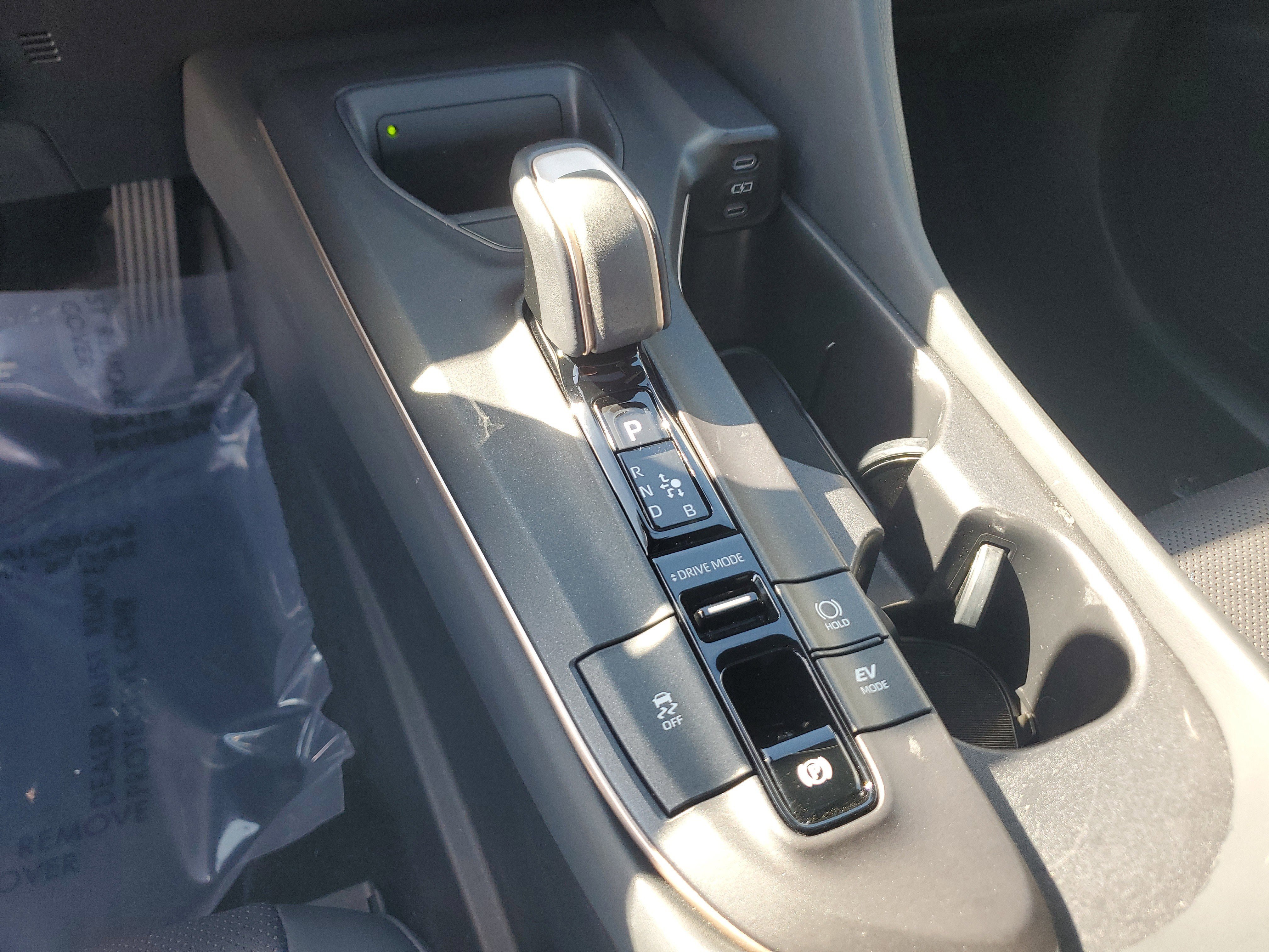 Used 2023 Toyota Crown Limited image 23