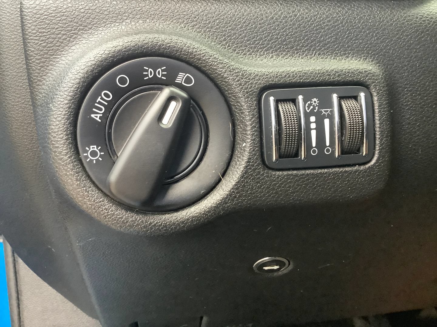Used 2015 Dodge Dart SXT FWD image 27