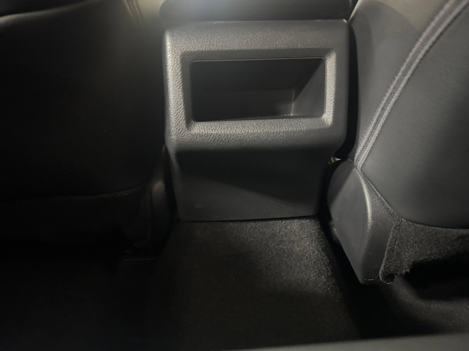 Used 2022 Toyota Camry SE FWD image 32