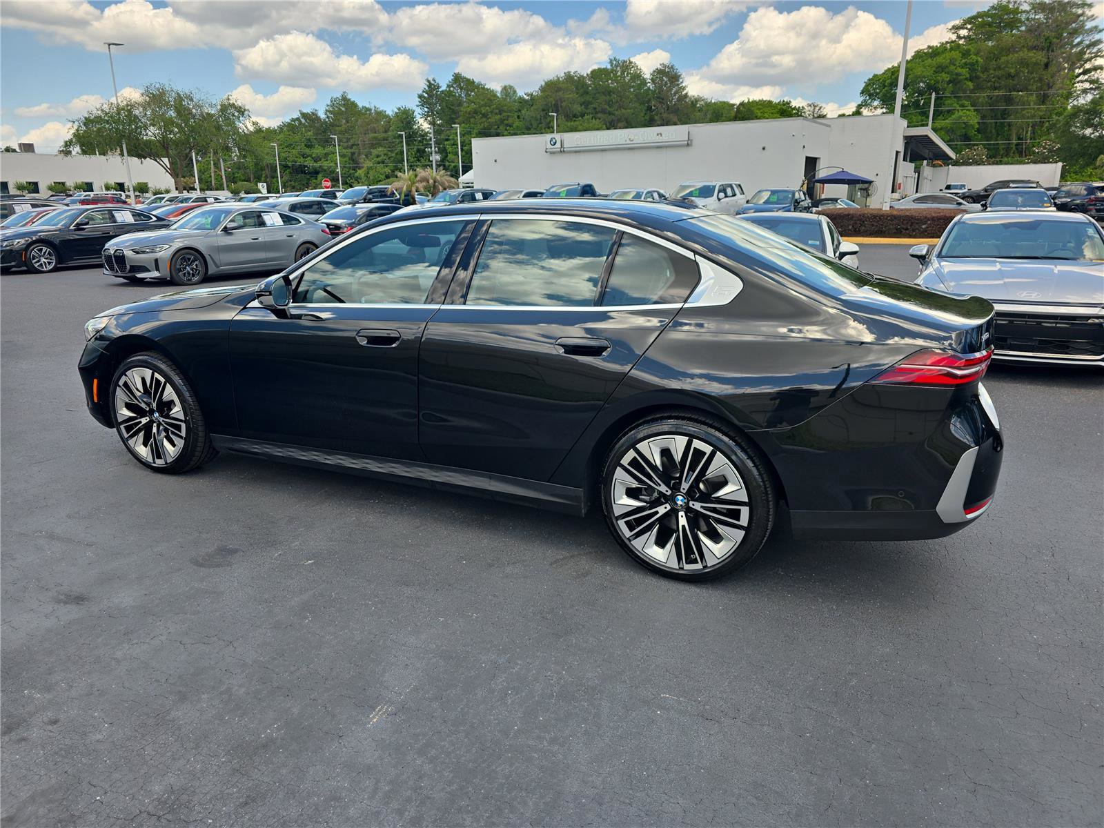 Used 2025 BMW 540i xDrive AWD/4WD image 6