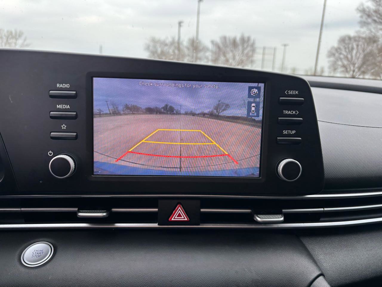 Used 2022 Hyundai Elantra Blue image 19