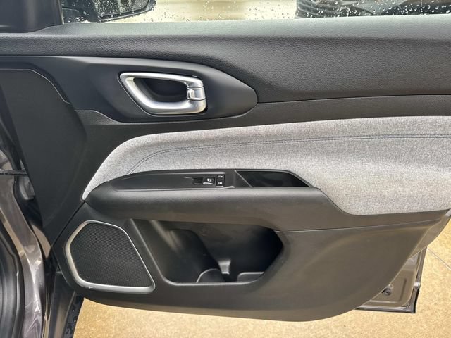 Used 2024 Jeep Compass Latitude AWD/4WD image 18