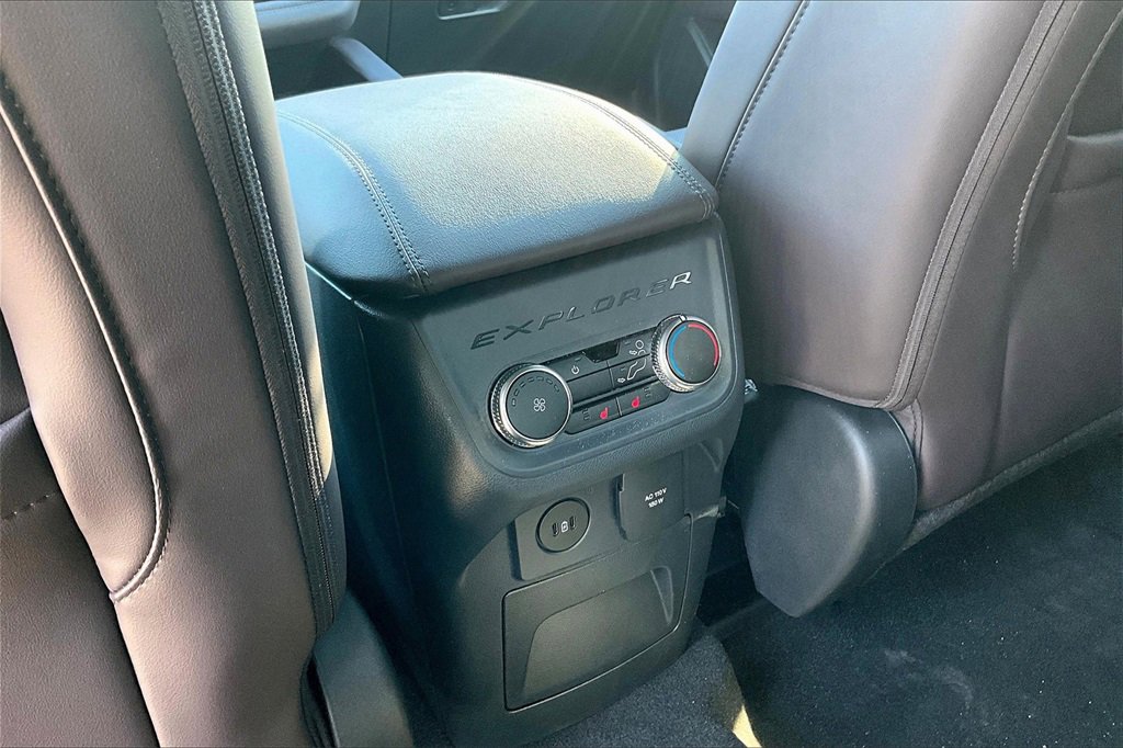 New 2025 Ford Explorer Platinum image 16