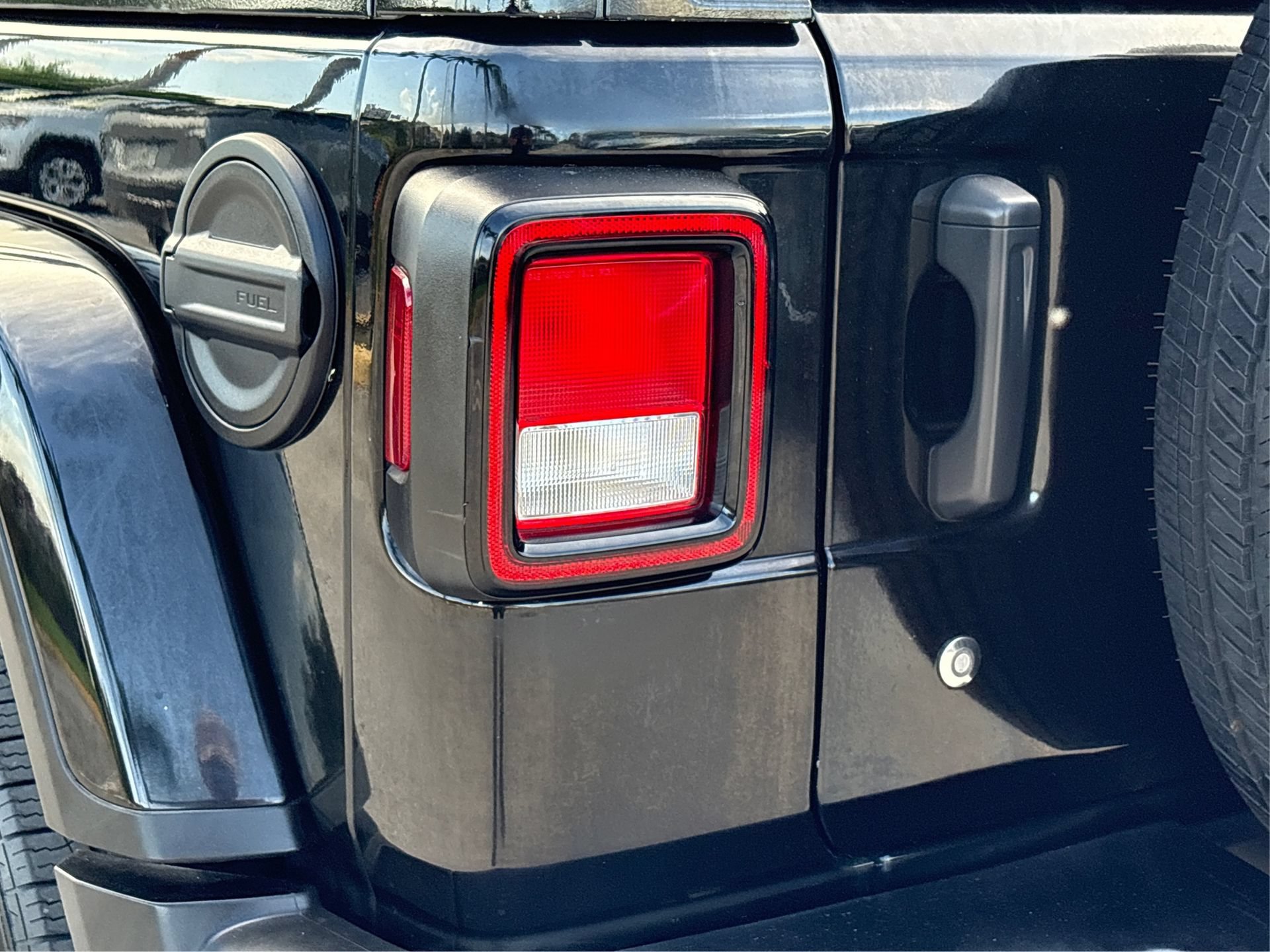 Used 2020 Jeep Wrangler Unlimited Sahara AWD/4WD image 15