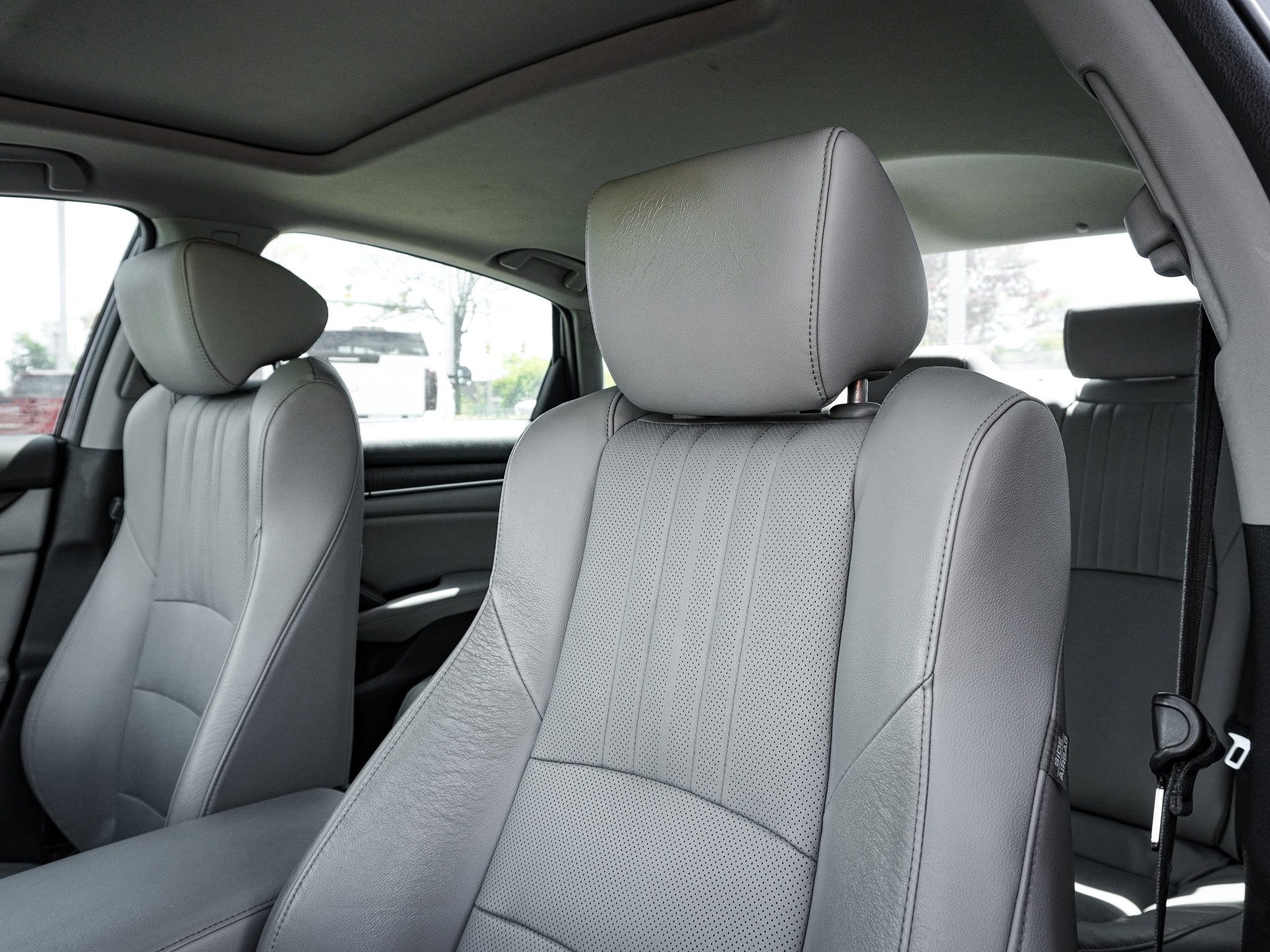 Used 2018 Honda Accord Touring image 29