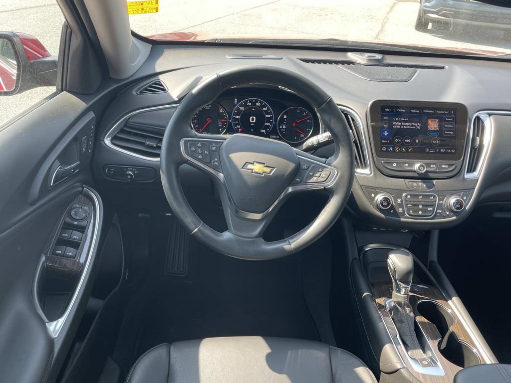 Used 2025 Chevrolet Malibu LT FWD image 13