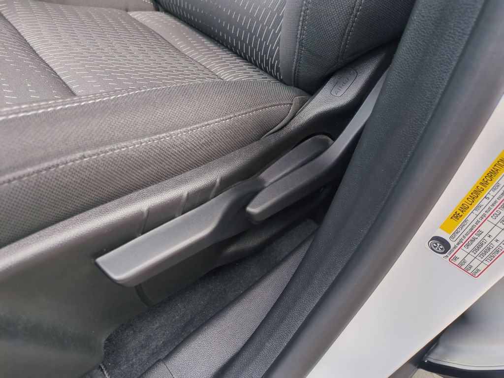 Used 2025 Chevrolet Equinox LT AWD/4WD image 14