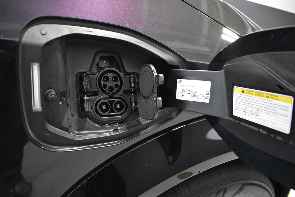 Certified 2024 Nissan Ariya AWD image 39