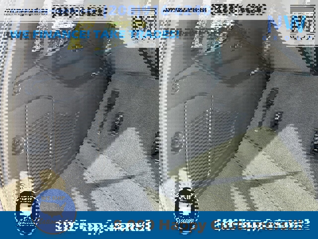 Used 2023 GMC Yukon SLT image 40