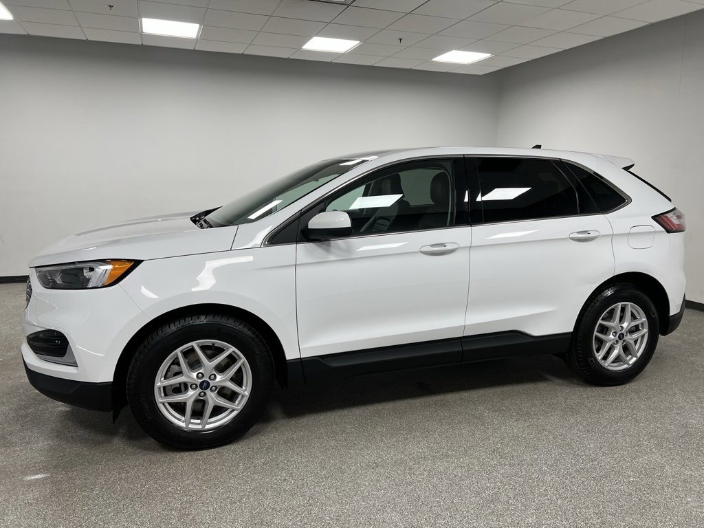 Used 2024 Ford Edge SEL image 7