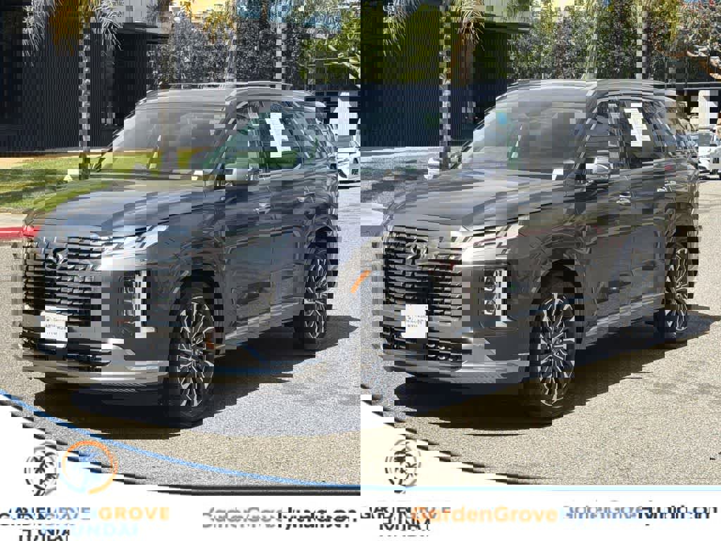 Used 2024 Hyundai Palisade Calligraphy image 1