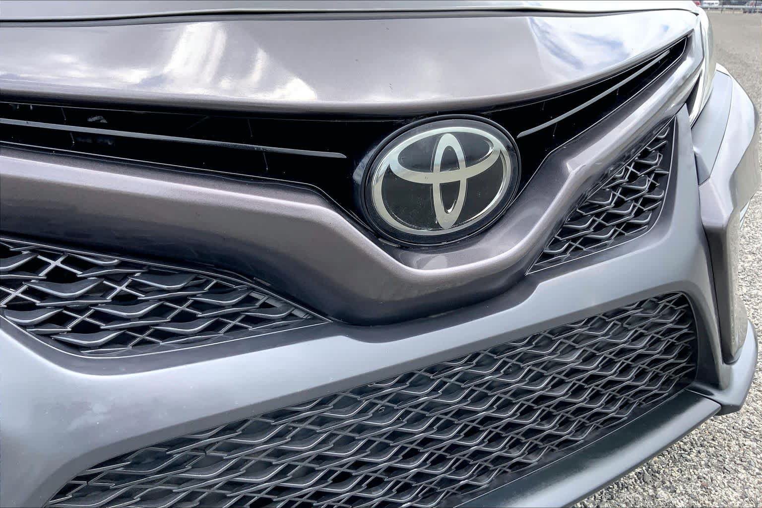 Used 2019 Toyota Camry SE FWD image 28