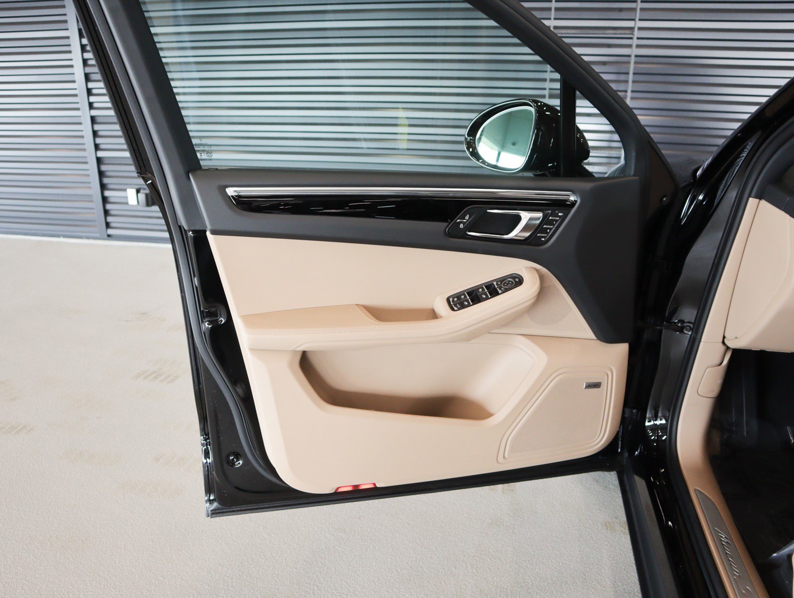 New 2026 Porsche Macan S image 25