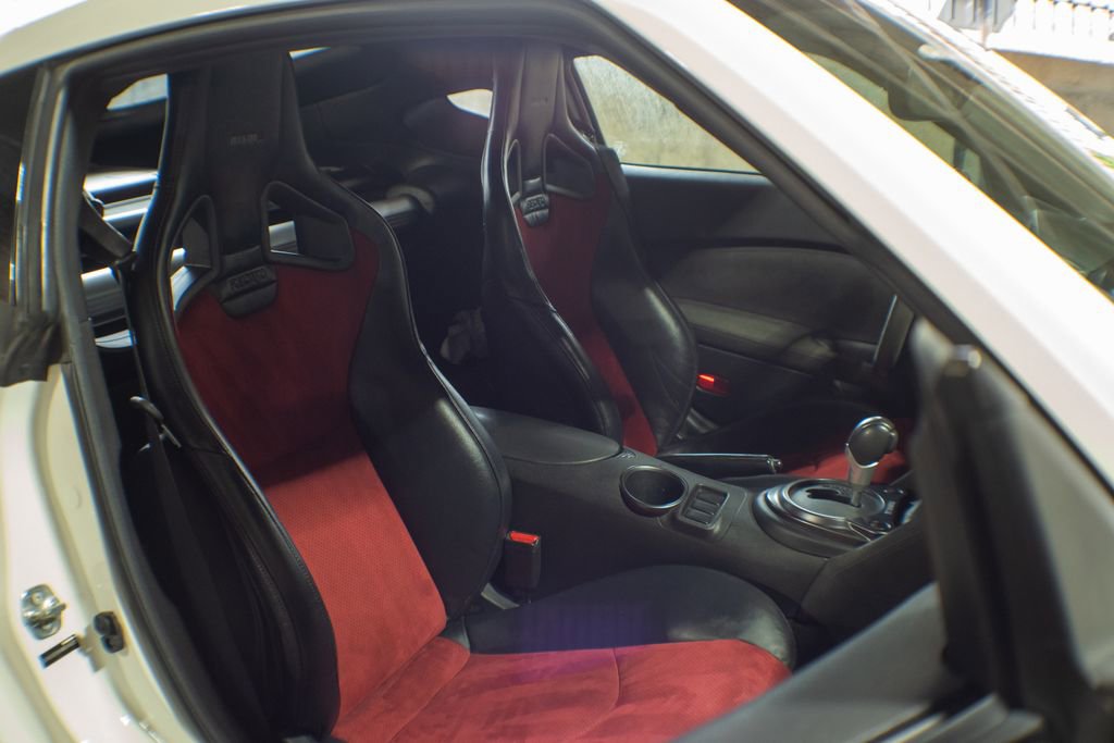 Used 2017 Nissan 370Z NISMO image 25