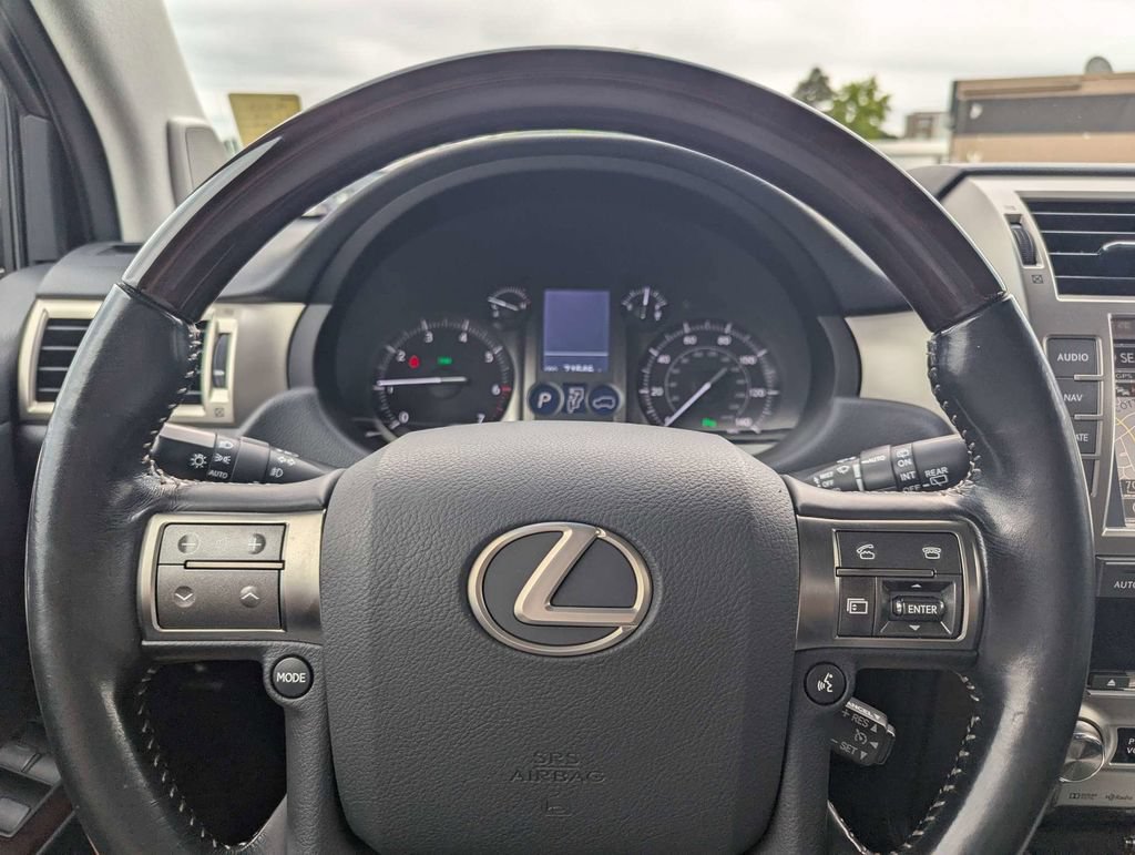 Used 2018 Lexus GX 460 Premium w/ Premium Package AWD/4WD image 30
