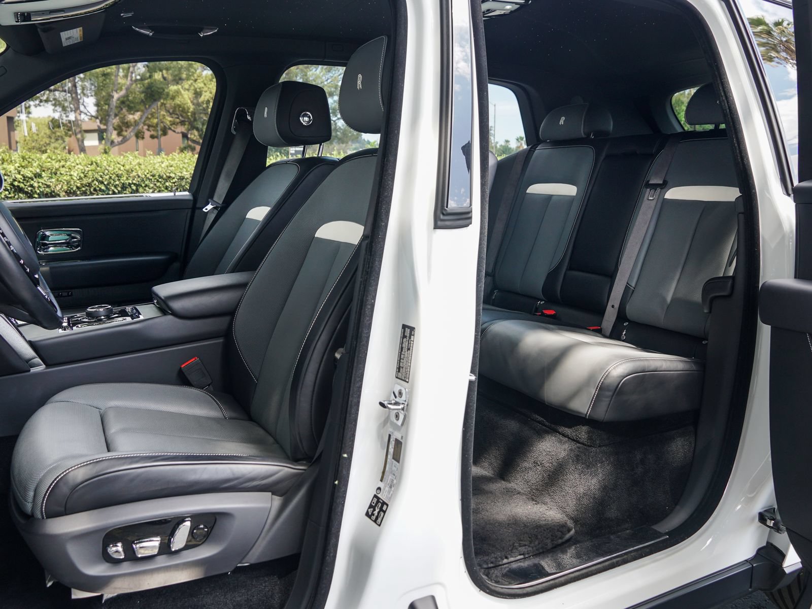 Certified 2024 Rolls-Royce Cullinan AWD/4WD image 22