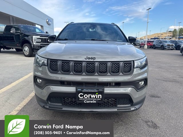 Used 2023 Jeep Compass Latitude w/ Convenience Group AWD/4WD image 2