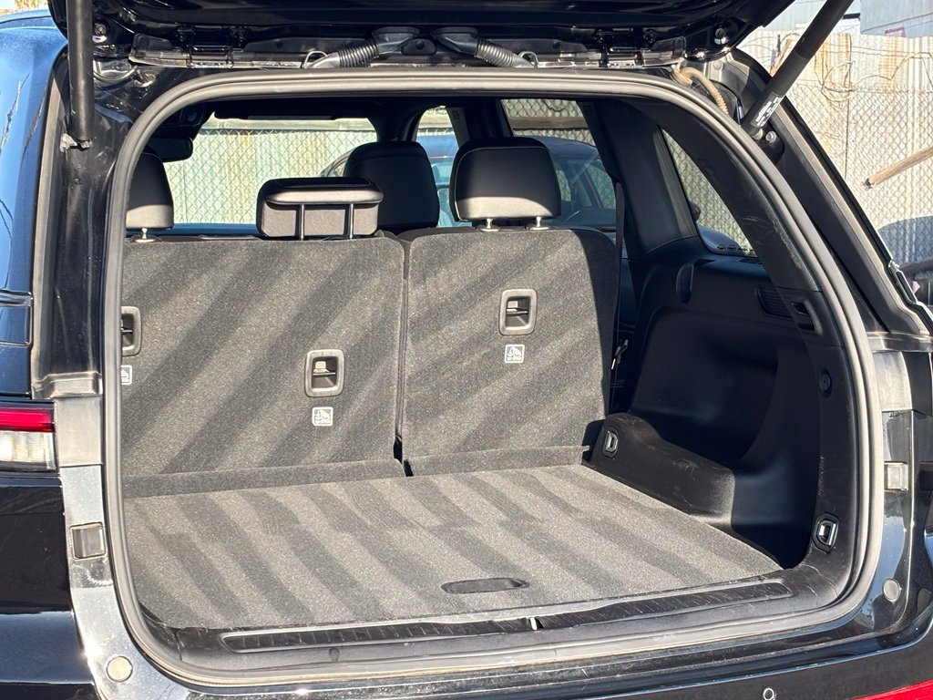 Used 2023 Jeep Grand Cherokee Altitude RWD image 22