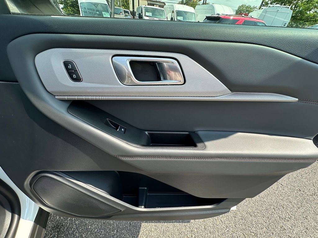 New 2026 Ford Explorer Active w/ Active Comfort Package AWD/4WD image 25