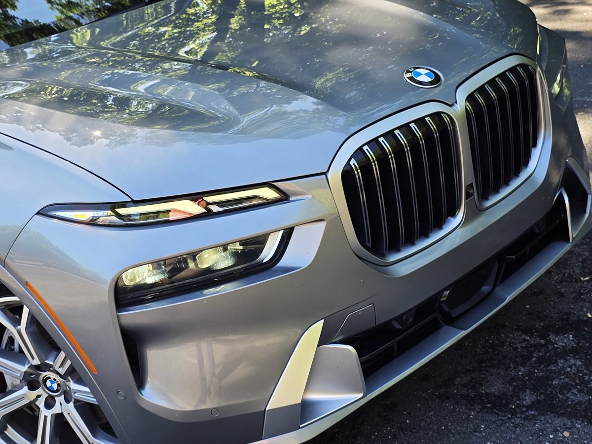 Used 2025 BMW X7 xDrive40i w/ Premium Package AWD/4WD image 74