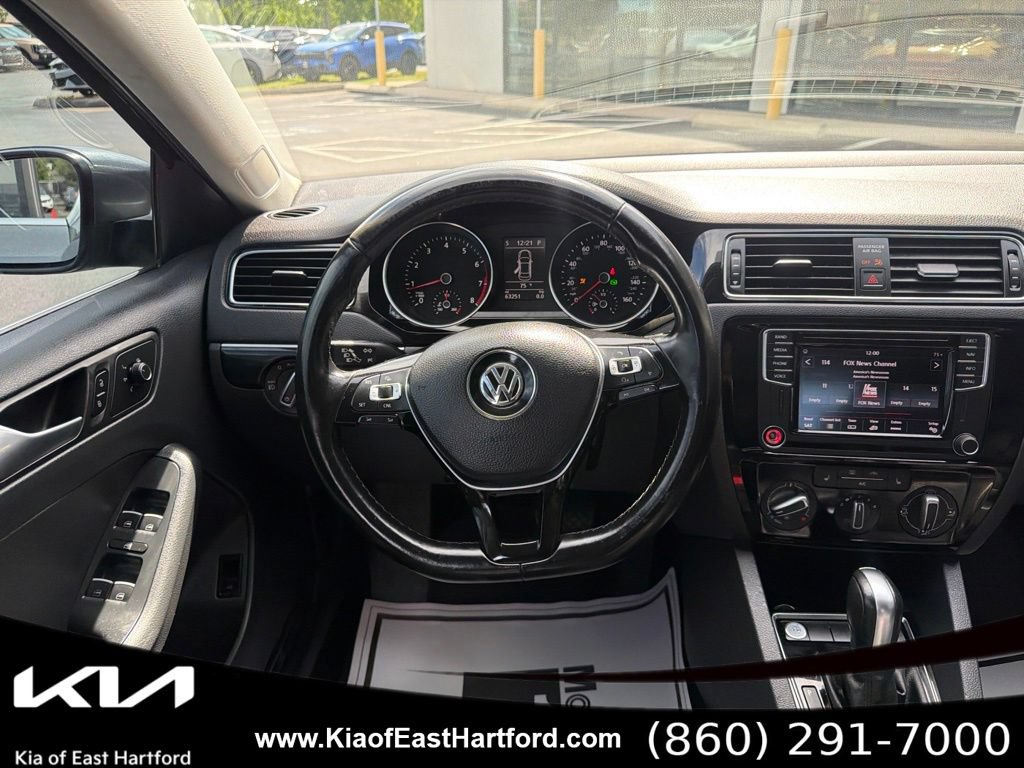 Used 2016 Volkswagen Jetta SEL w/ Lighting Package FWD image 22