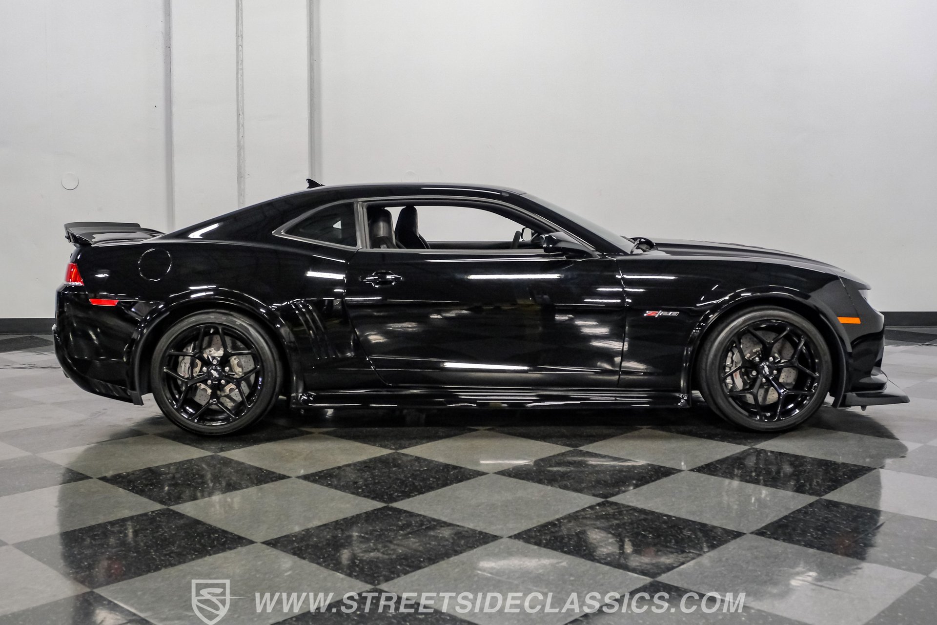 Used 2015 Chevrolet Camaro Z/28 RWD image 14